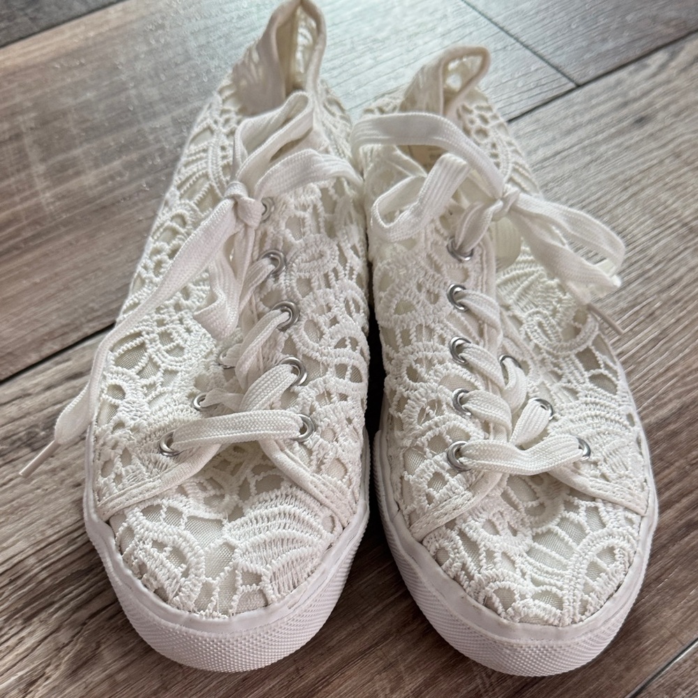 DB Women's White Crochet Lace-Up Sneakers